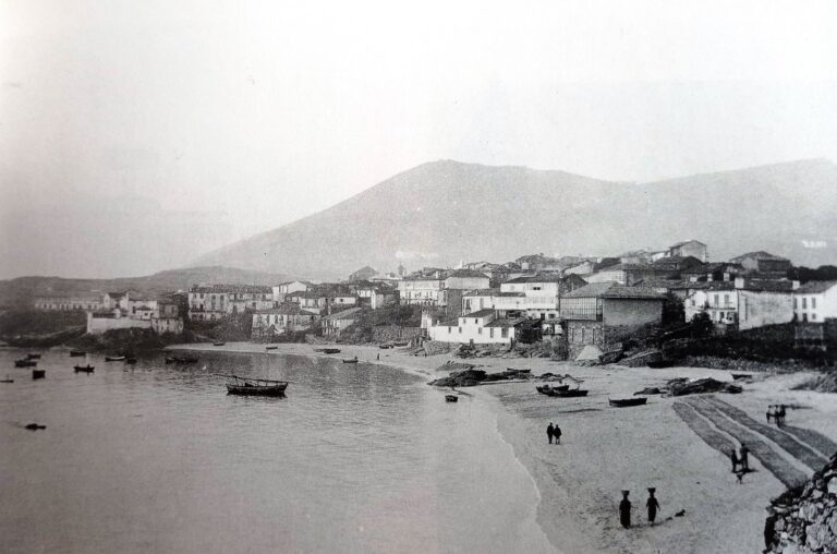 138. A vila de Fisterra nos anos 30 do pasado século (R. Caamaño)