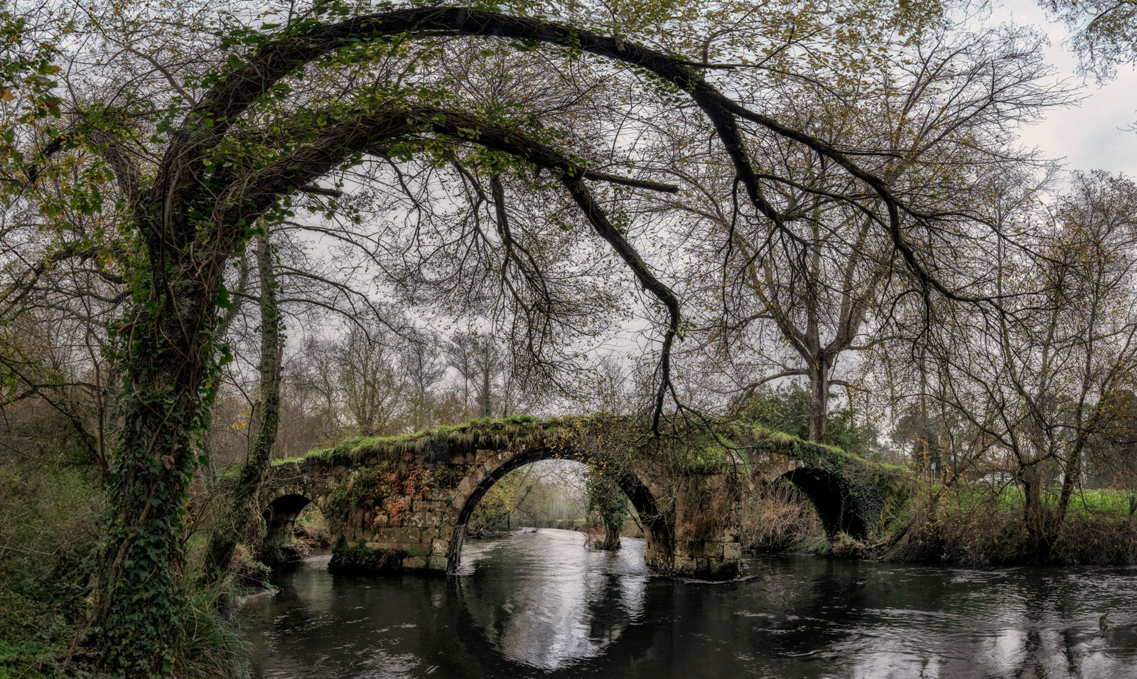 35. Ponte Lubián, no límiate dos concellos de Carballo e Coristanco
