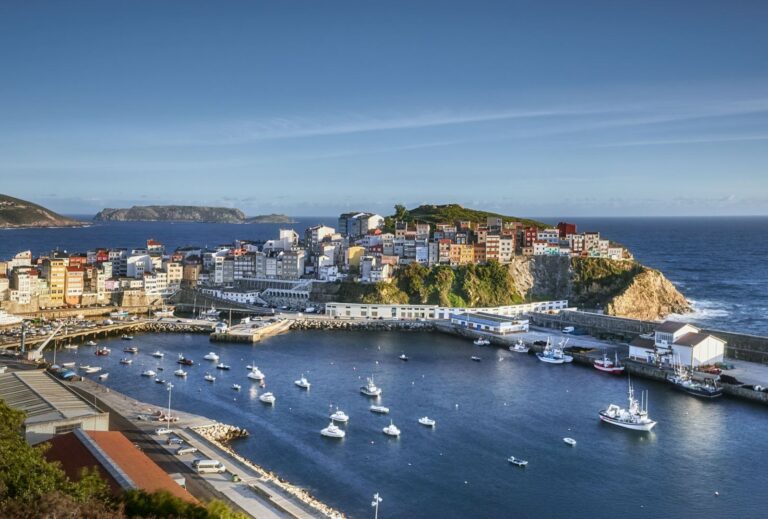 38. Porto e vila de Malpica