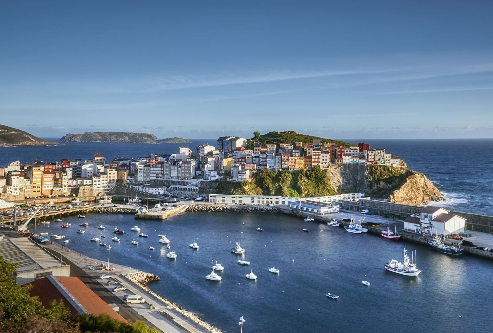 38. Porto e vila de Malpica