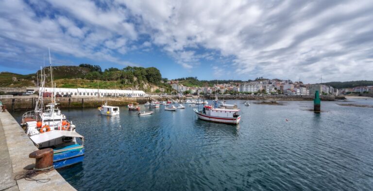 52. Porto e vila de Corme