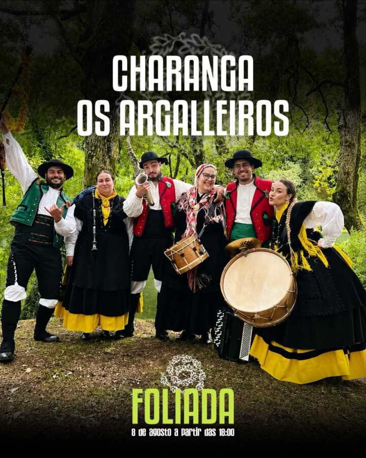 Cartel de la actuación de la Charanga Os Argalleiros en la Foliada de la Carballeira de Zas