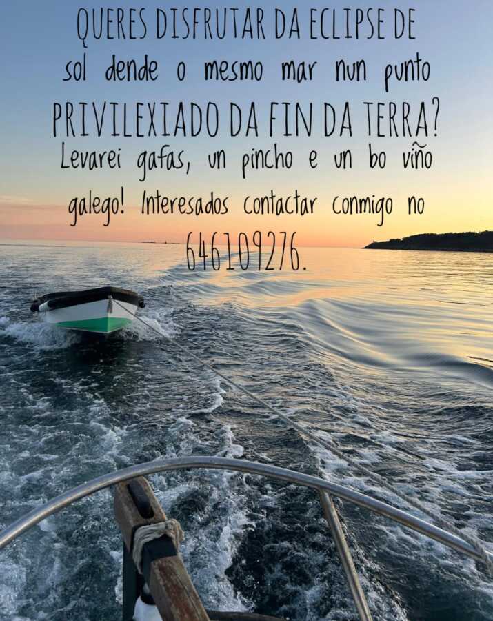 Cartel dunha saída en barco desde Cee para observar a eclipse solar do 12 de agosto de 2026