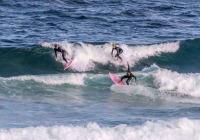 16. Surfeiros na praia de Razo