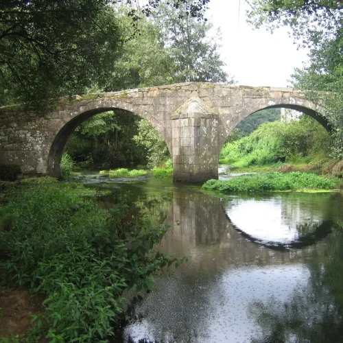 37bis. Arcos de maior diametro da Ponte Lubian 1.jpg