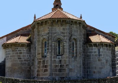 47. Absida da igrexa de Santiago de Mens