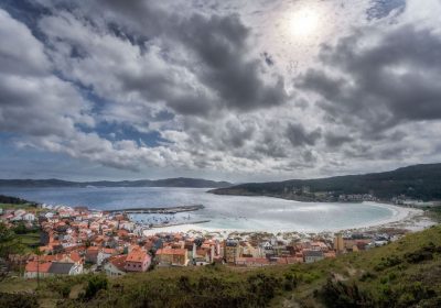 76. Vista panorámica da vila de Laxe