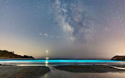 Foto 3.praia de estorde mar de ardora e vía láctea