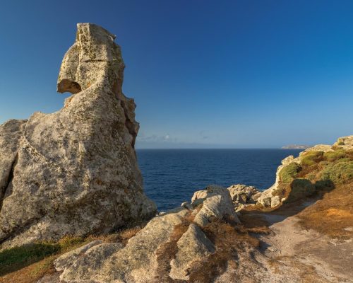 Faro y piedras de Punta Nariga en Malpica 3