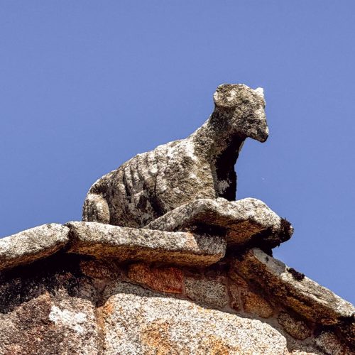 Iglesia de san pedro de leis (muxía): templo románico en leis de nemancos 11