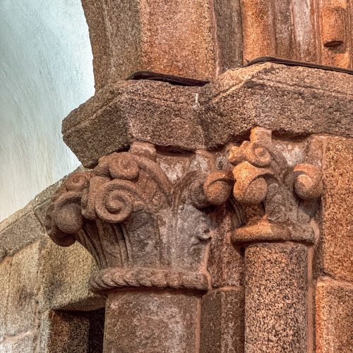 Iglesia de san pedro de leis (muxía): templo románico en leis de nemancos 14