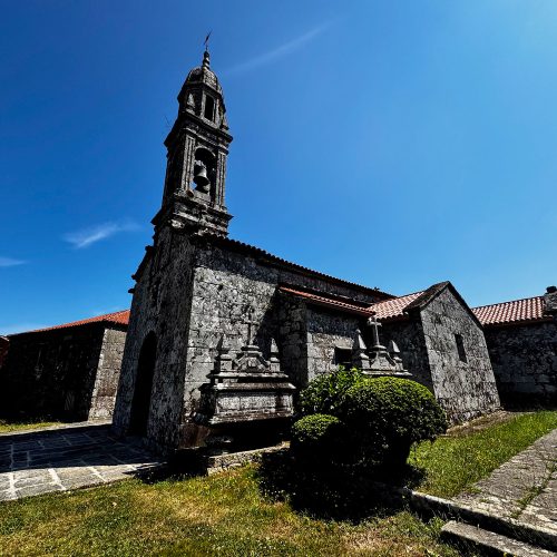 Iglesia de santiago de berdeogas en dumbría 00005