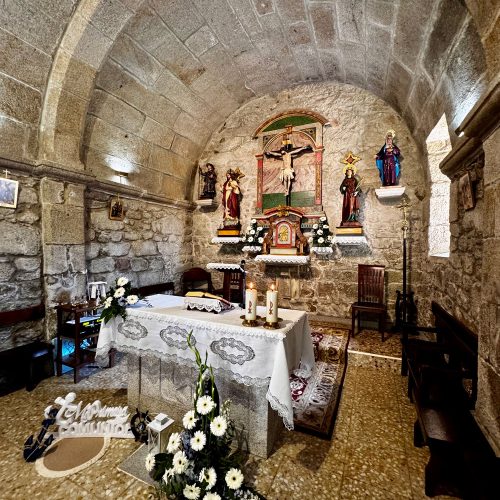 Iglesia de santiago de berdeogas en dumbría 00008