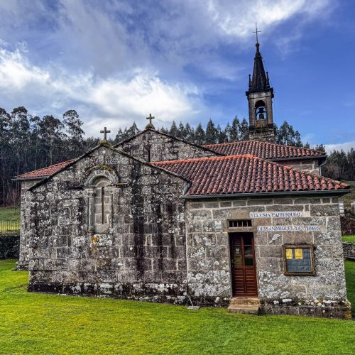 Igrexa de San Miguel de Treos