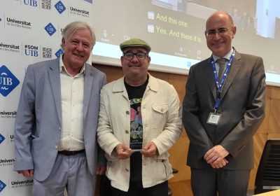 Pepe Formoso recibindo o premio
