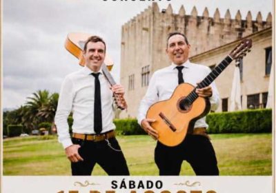 Cartel del concierto de Tonichi y Pacheco en la Praza da Constitución de Fisterra