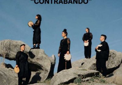 Cartel del concierto de Do Rivés y presentación del disco Contrabando en el Malecón de Muxía